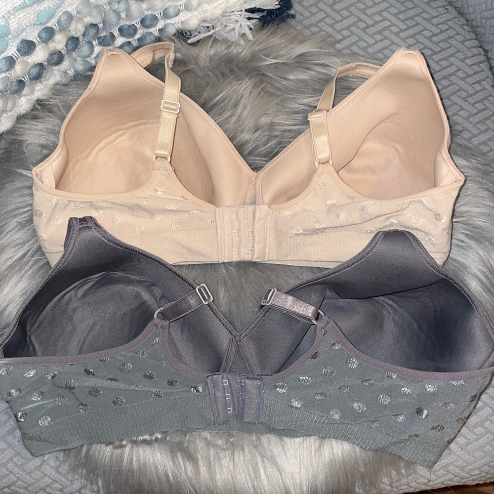 EUC Set of Hanes Bras - Picture 2 of 3